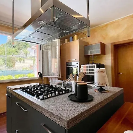 Fantastica Con Piscina E Vista Su Montagna Villa *