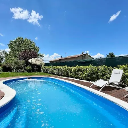 Fantastica Con Piscina E Vista Su Montagna *