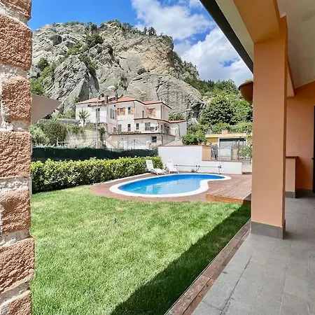 Fantastica Con Piscina E Vista Su Montagna Perticara